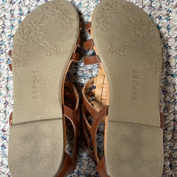 Open toed star sandals - Picture 6 of 6